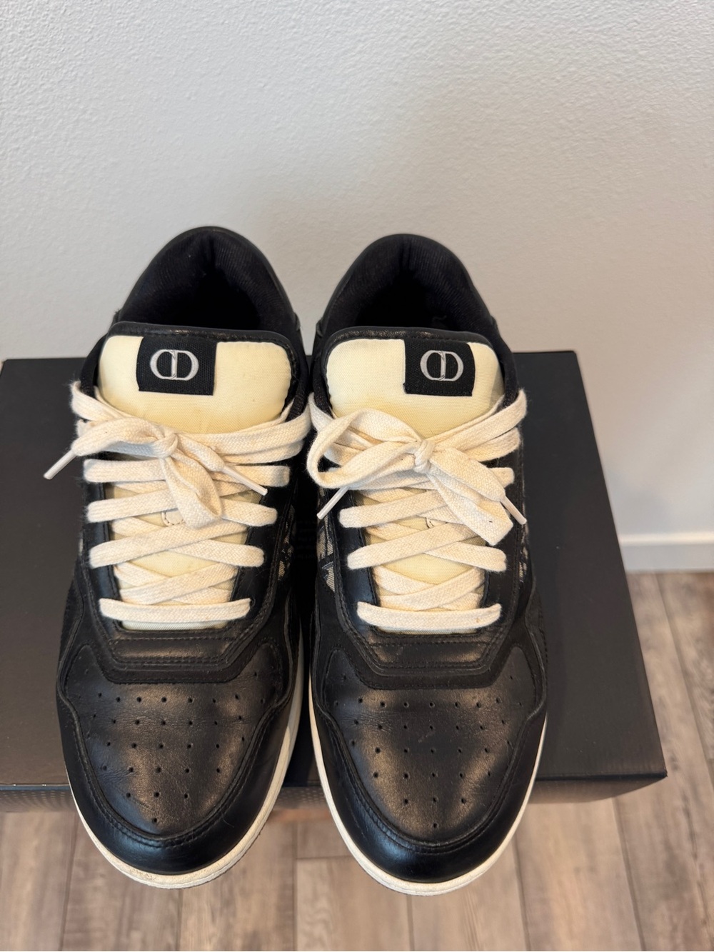 Dior Black and Cream Men's Low-Top Sneakers - Picture 3 of 16